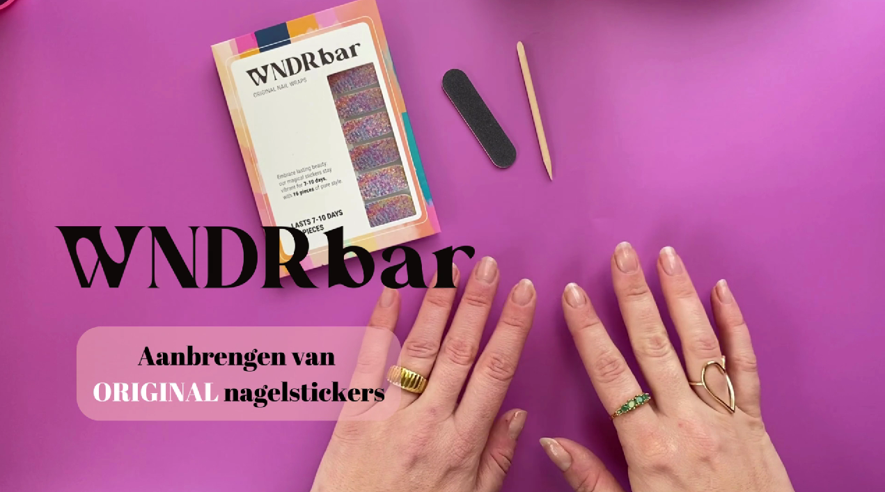 Video laden: Hoe breng je Original nagel stickers aan?